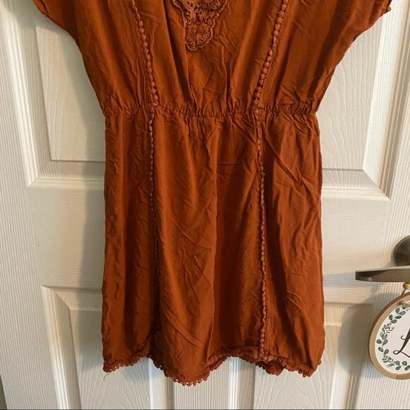 Super b Short Sleeve Rust Orange Mini Dress Women's Size Small Rayon - Picture 2 of 8